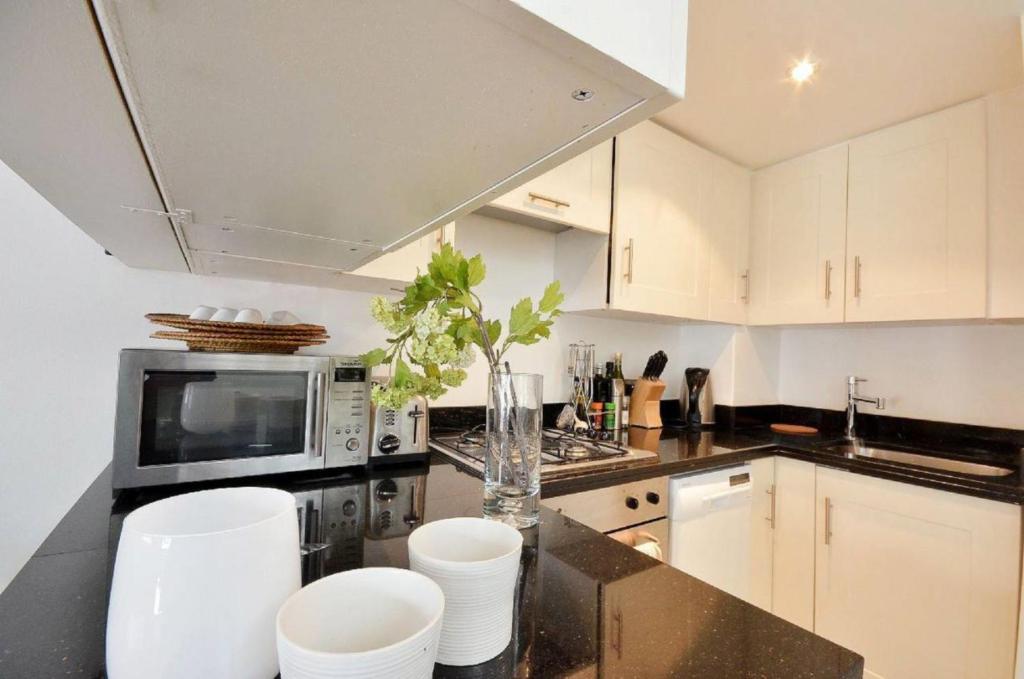 Piccadilly Circus Apartments London Bilik gambar